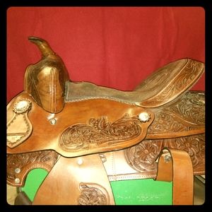 Saddle